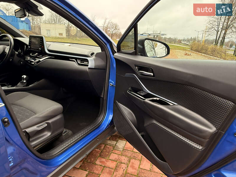 Позашляховик / Кросовер Toyota C-HR 2020 в Харкові фото 33 Позашляховик / Кросовер Toyota C-HR 2020 в Харкові