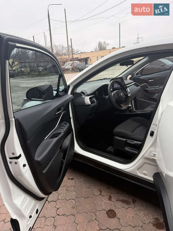 Внедорожник / Кроссовер Toyota C-HR 2021 в Запорожье