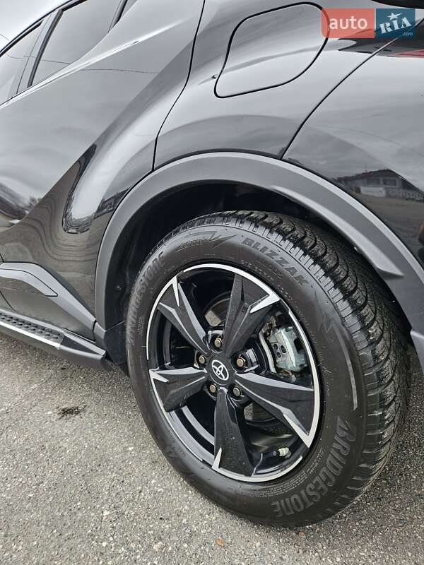 Внедорожник / Кроссовер Toyota C-HR 2021 в Харькове
