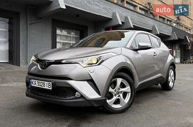 Позашляховик / Кросовер Toyota C-HR 2019 в Києві