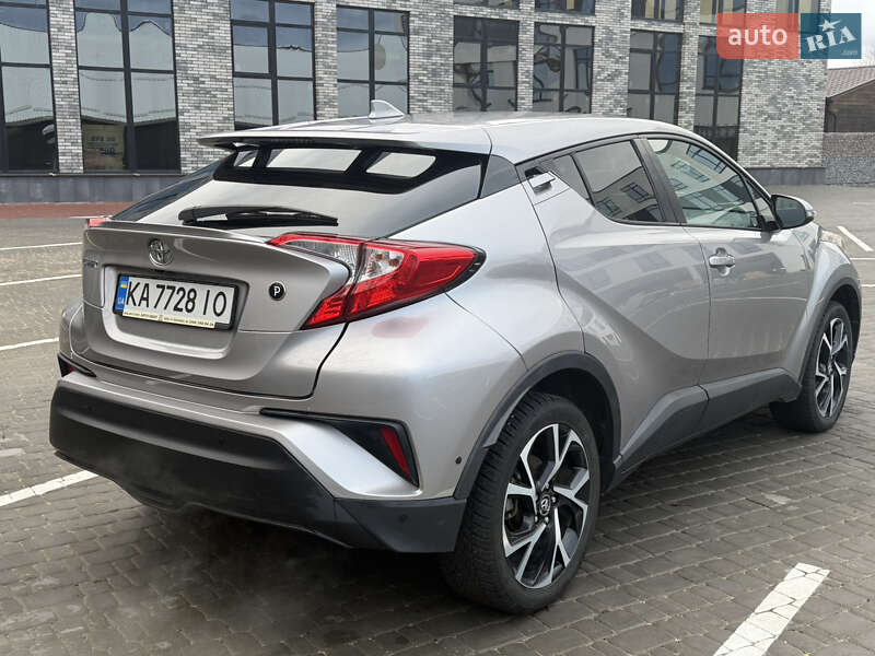Позашляховик / Кросовер Toyota C-HR 2017 в Житомирі