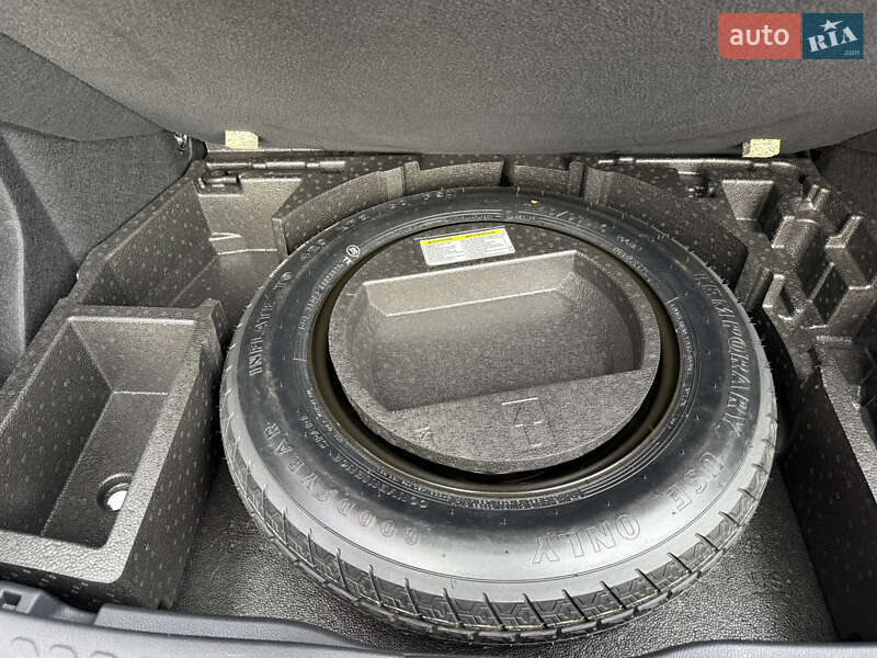 Позашляховик / Кросовер Toyota C-HR 2021 в Києві фото 19 Позашляховик / Кросовер Toyota C-HR 2021 в Києві