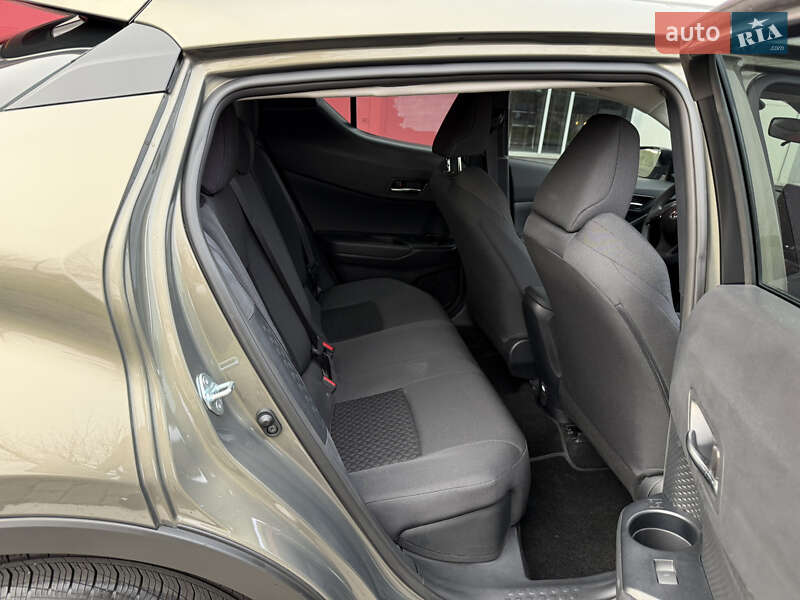 Позашляховик / Кросовер Toyota C-HR 2021 в Києві фото 24 Позашляховик / Кросовер Toyota C-HR 2021 в Києві