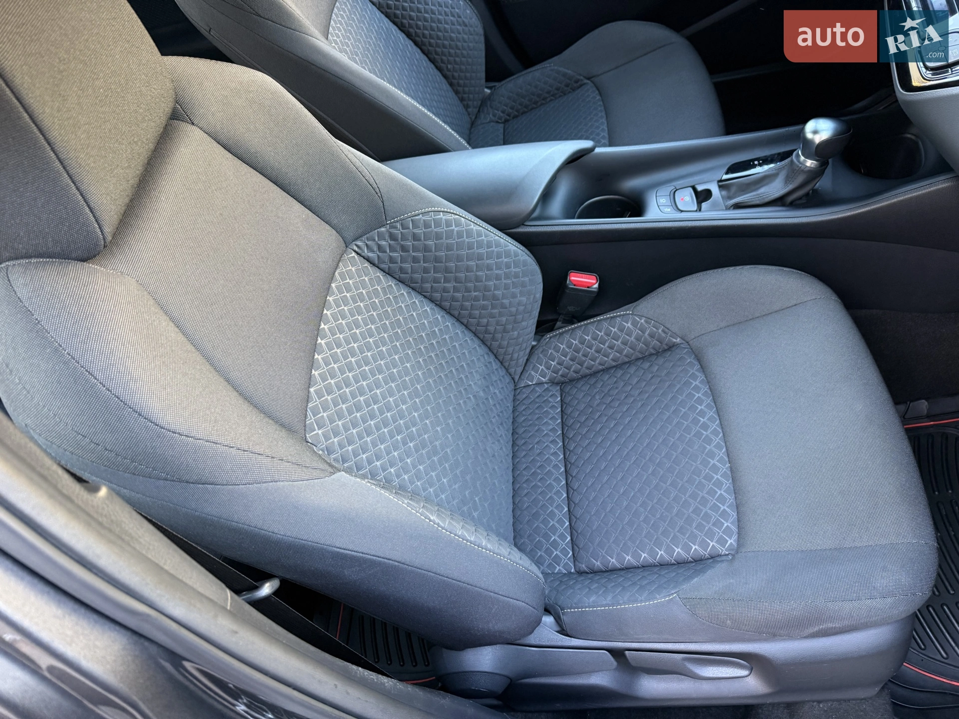 2020 Toyota C-HR - мініатюра 22