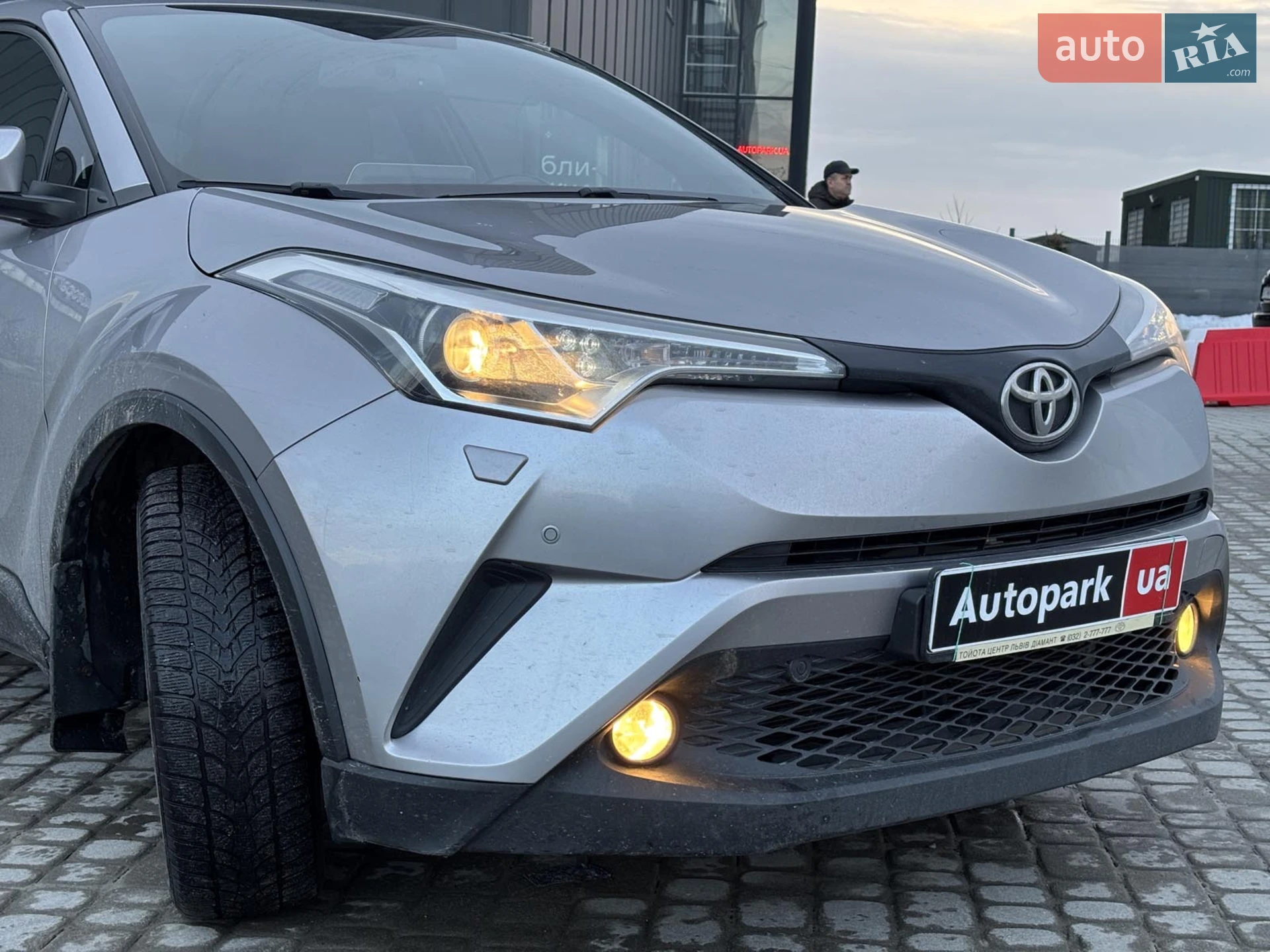 2016 Toyota C-HR - мініатюра 18
