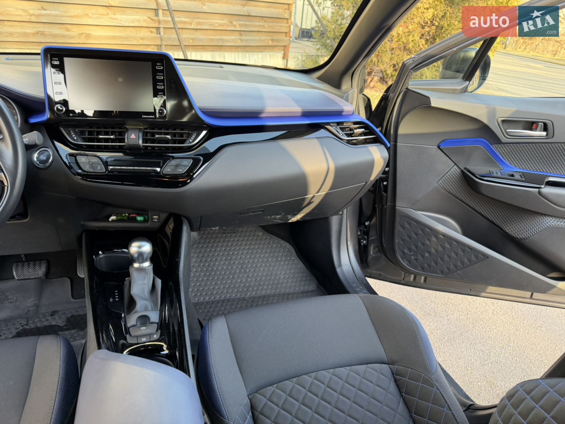 2022 Toyota C-HR - мініатюра 16