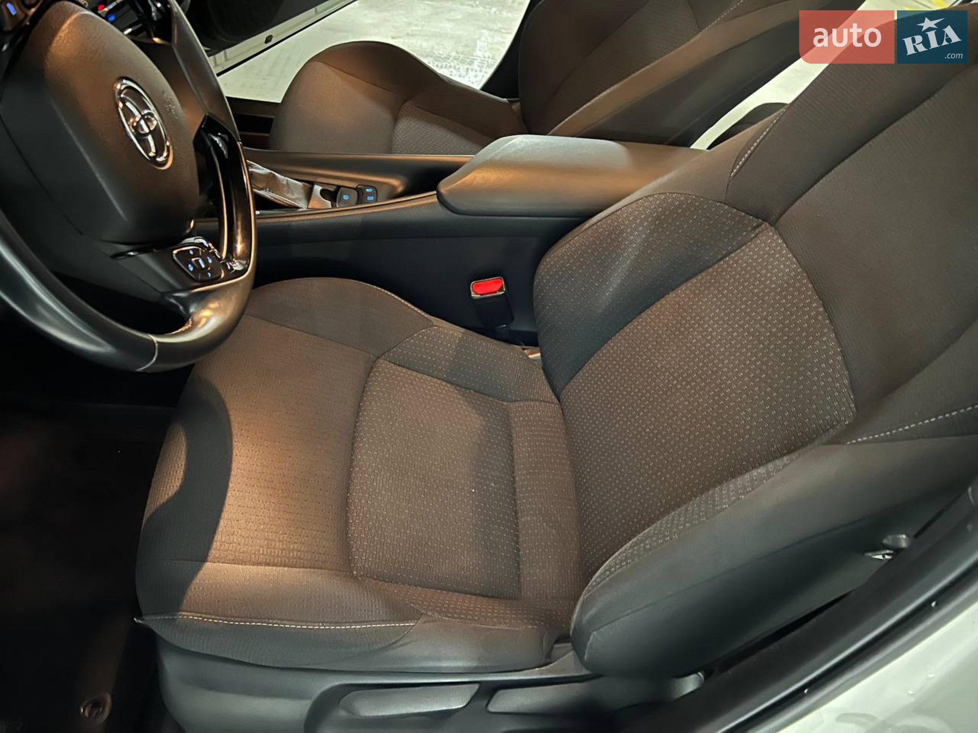 2017 Toyota C-HR - мініатюра 18