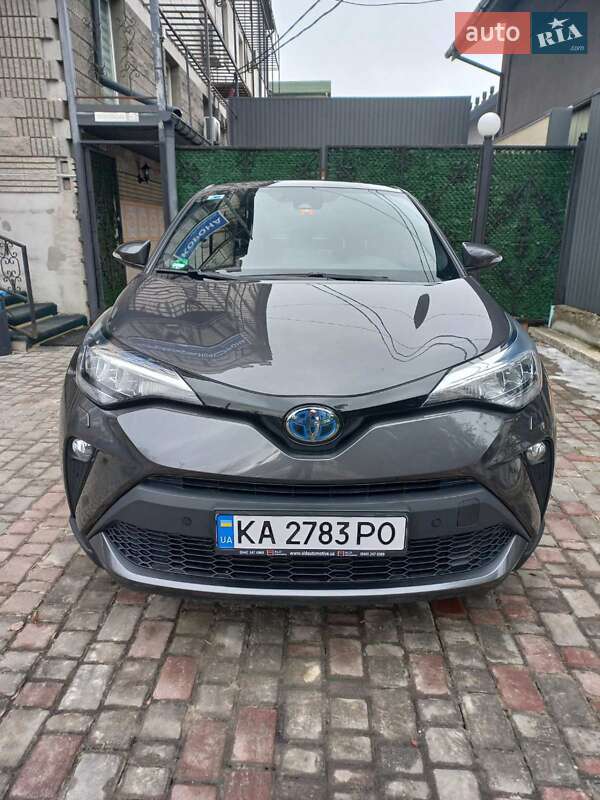 Внедорожник / Кроссовер Toyota C-HR 2021 в Киеве