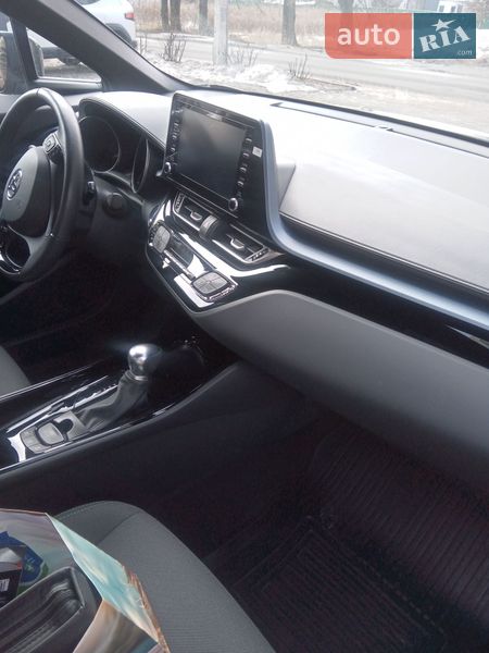 Внедорожник / Кроссовер Toyota C-HR 2021 в Киеве