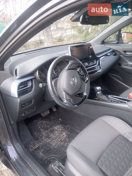 Внедорожник / Кроссовер Toyota C-HR 2021 в Киеве