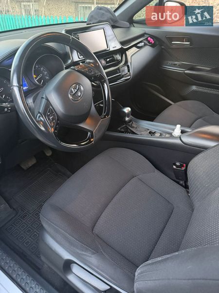 Внедорожник / Кроссовер Toyota C-HR 2018 в Белгороде-Днестровском