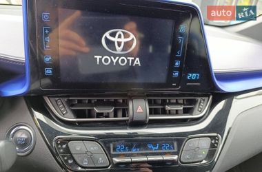 Позашляховик / Кросовер Toyota C-HR 2017 в Чернігові