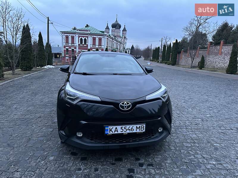 Позашляховик / Кросовер Toyota C-HR 2017 в Києві