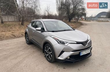 Позашляховик / Кросовер Toyota C-HR 2017 в Хмельницькому