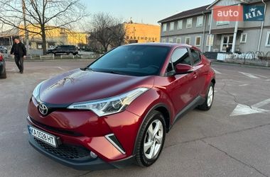 Позашляховик / Кросовер Toyota C-HR 2017 в Києві