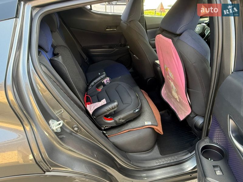 Внедорожник / Кроссовер Toyota C-HR 2018 в Ивано-Франковске