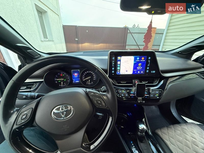 Внедорожник / Кроссовер Toyota C-HR 2017 в Киеве