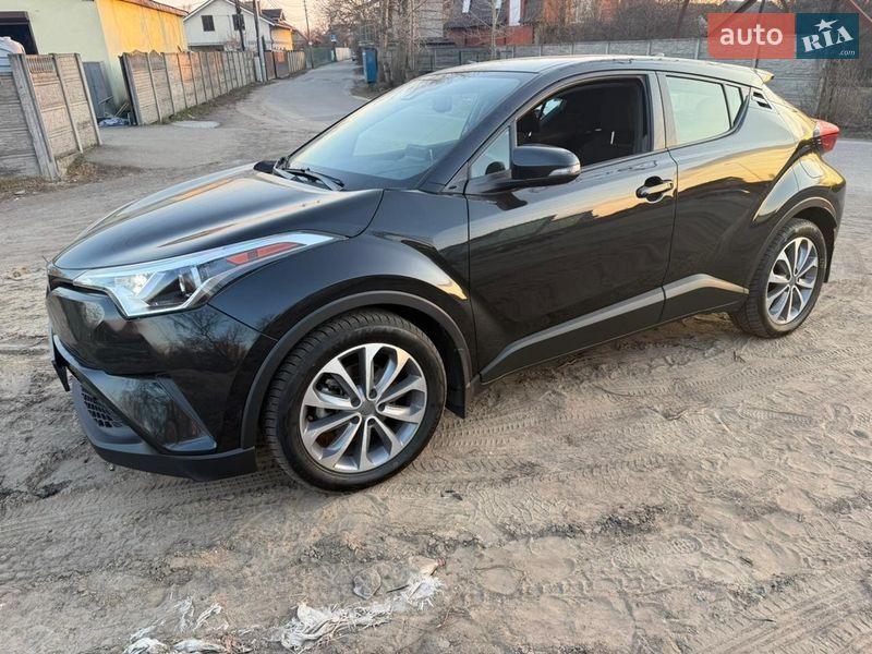 Внедорожник / Кроссовер Toyota C-HR 2018 в Киеве