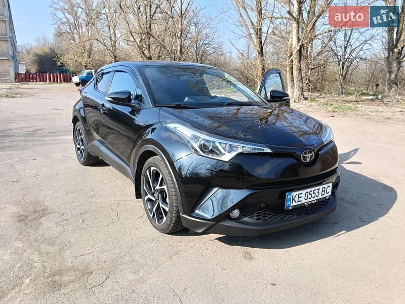 Внедорожник / Кроссовер Toyota C-HR 2017 в Кривом Роге