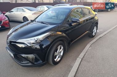 Позашляховик / Кросовер Toyota C-HR 2017 в Чернігові