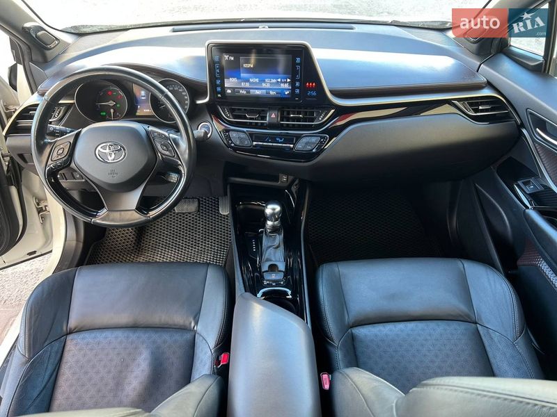 Позашляховик / Кросовер Toyota C-HR 2018 в Одесі