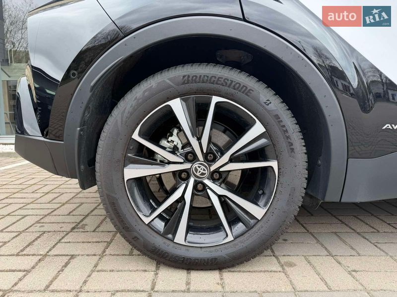 Внедорожник / Кроссовер Toyota C-HR 2024 в Луцке