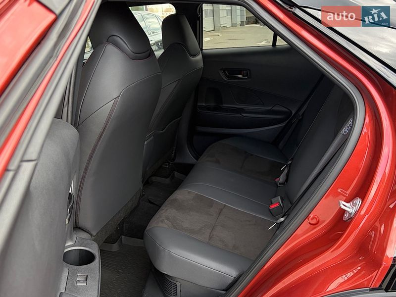 Внедорожник / Кроссовер Toyota C-HR 2025 в Запорожье