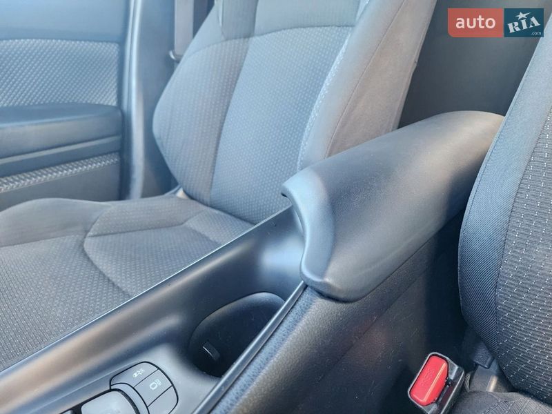 Позашляховик / Кросовер Toyota C-HR 2018 в Києві