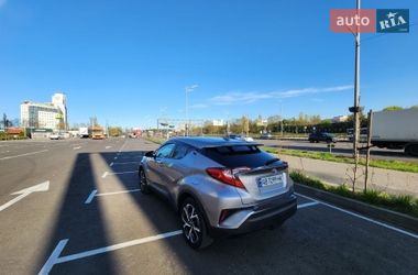 Позашляховик / Кросовер Toyota C-HR 2018 в Києві