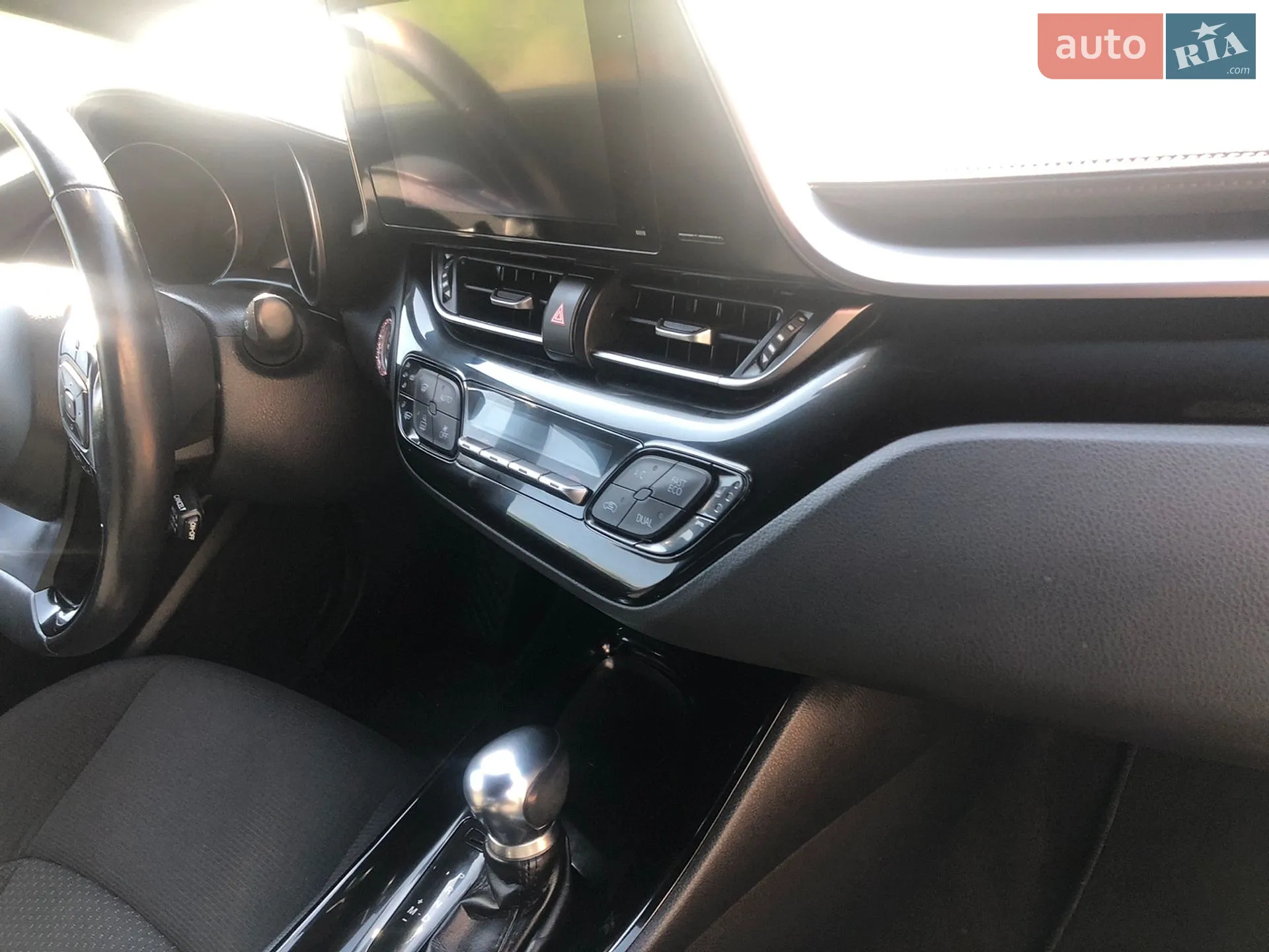 2018 Toyota C-HR - мініатюра 14