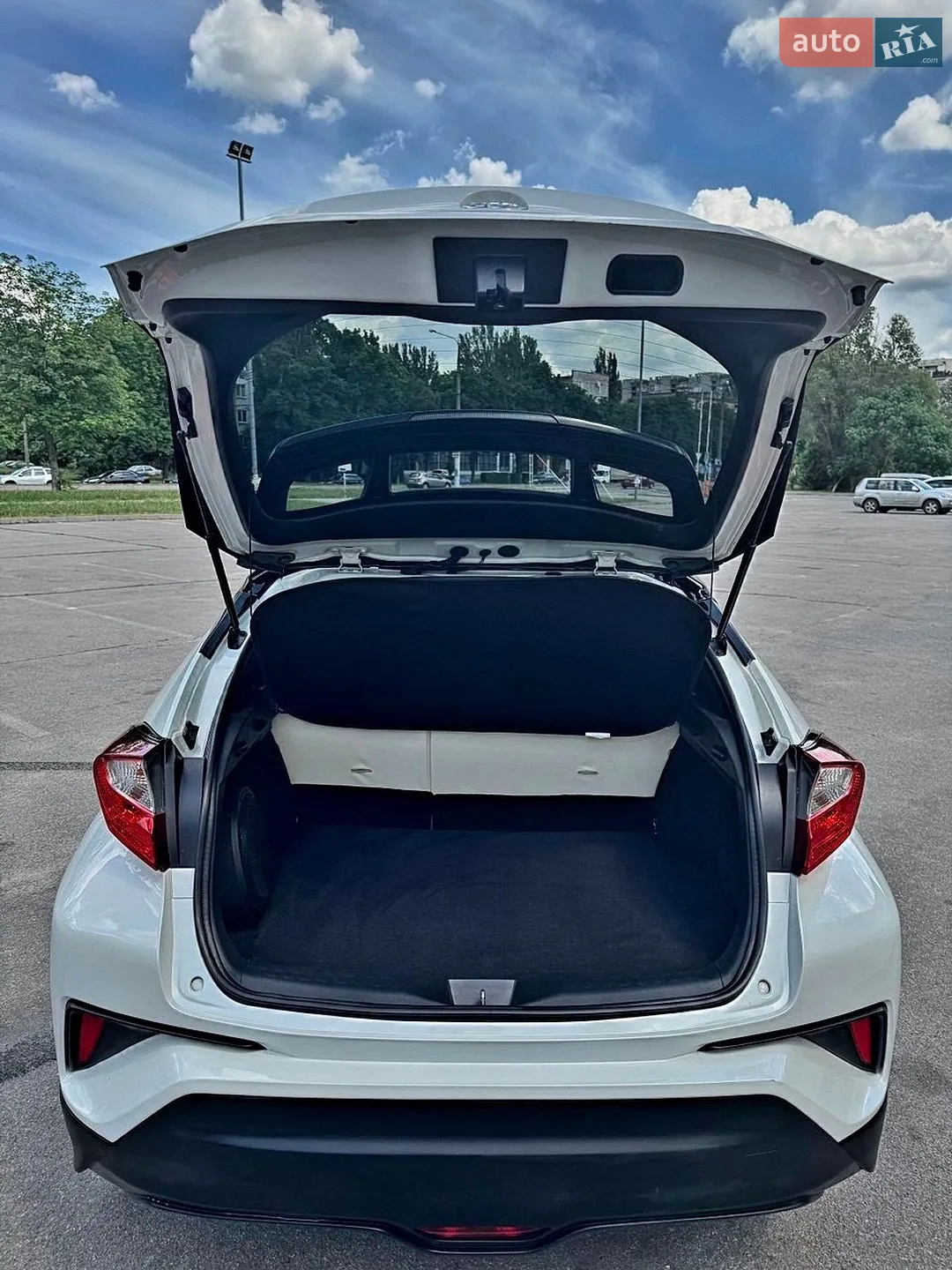 2017 Toyota C-HR - мініатюра 10
