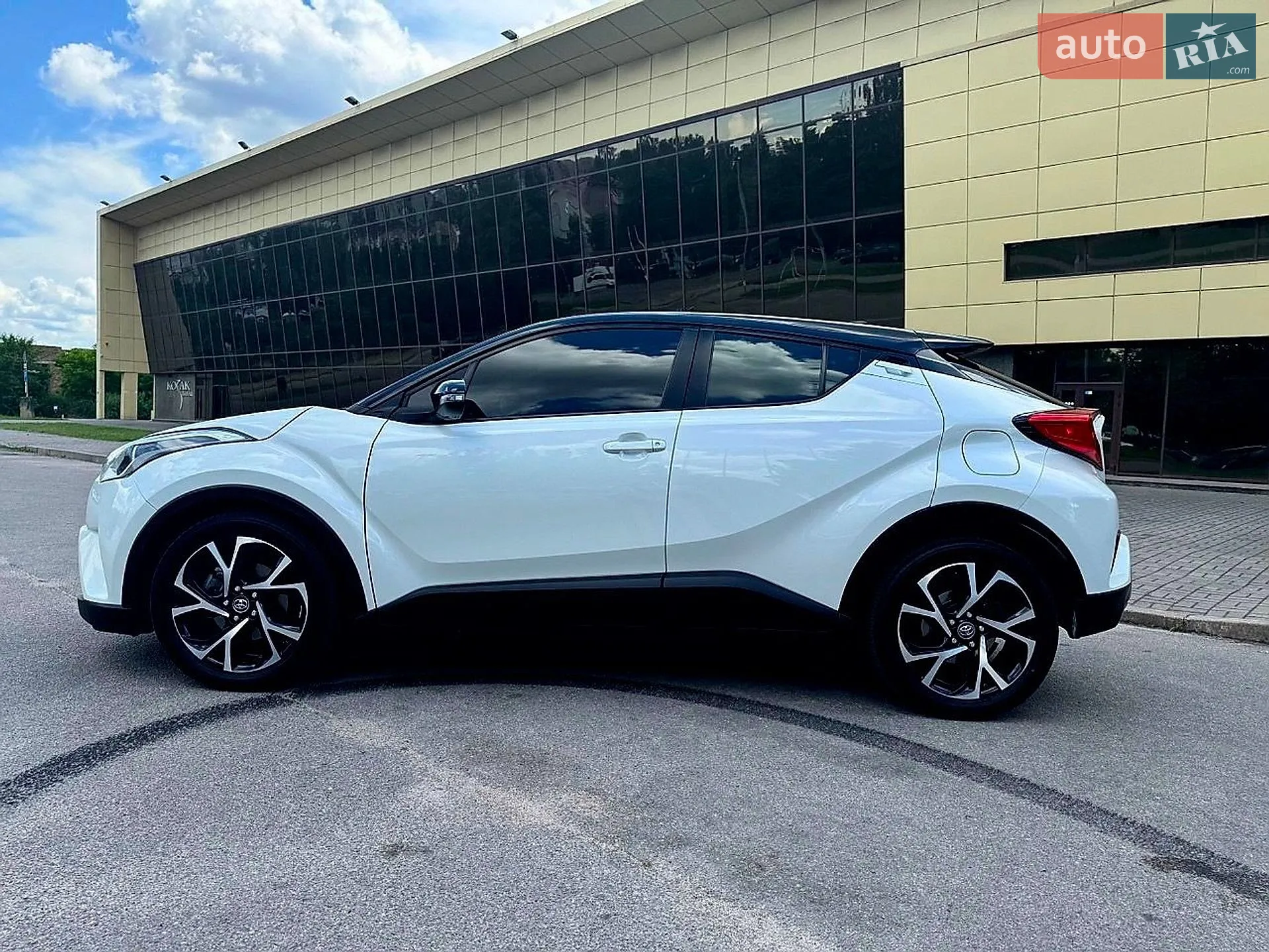 2017 Toyota C-HR - мініатюра 6