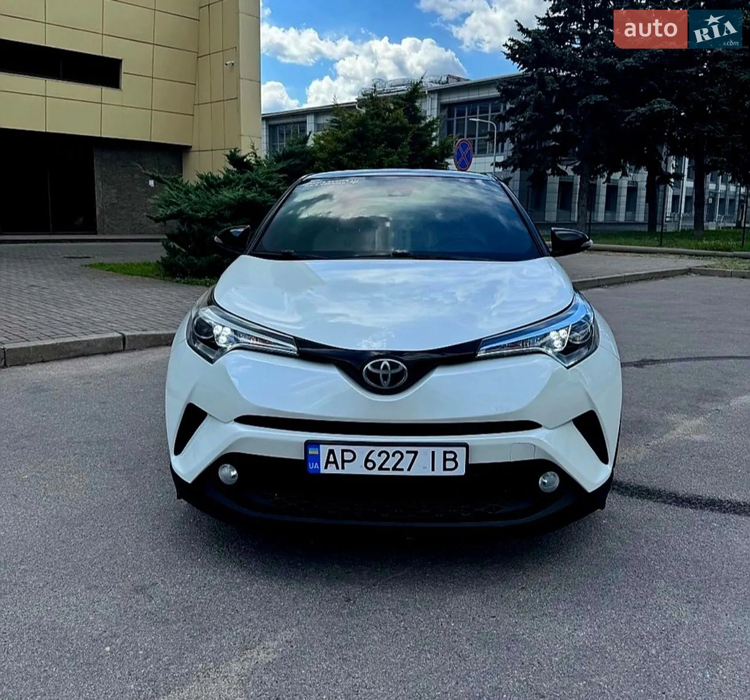 2017 Toyota C-HR - мініатюра 3