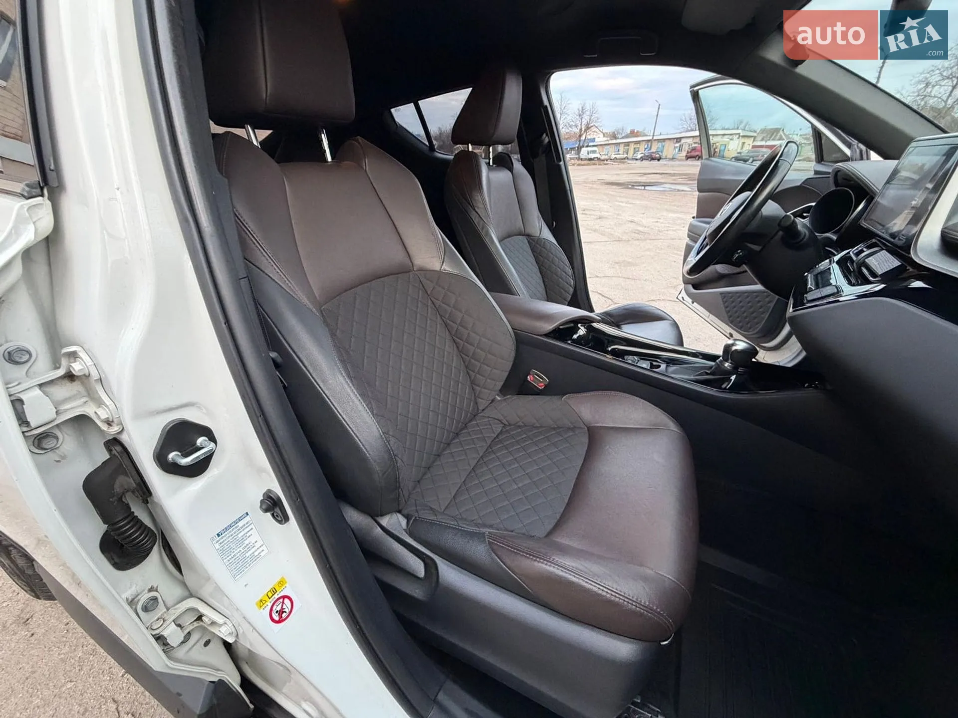 2016 Toyota C-HR - мініатюра 18