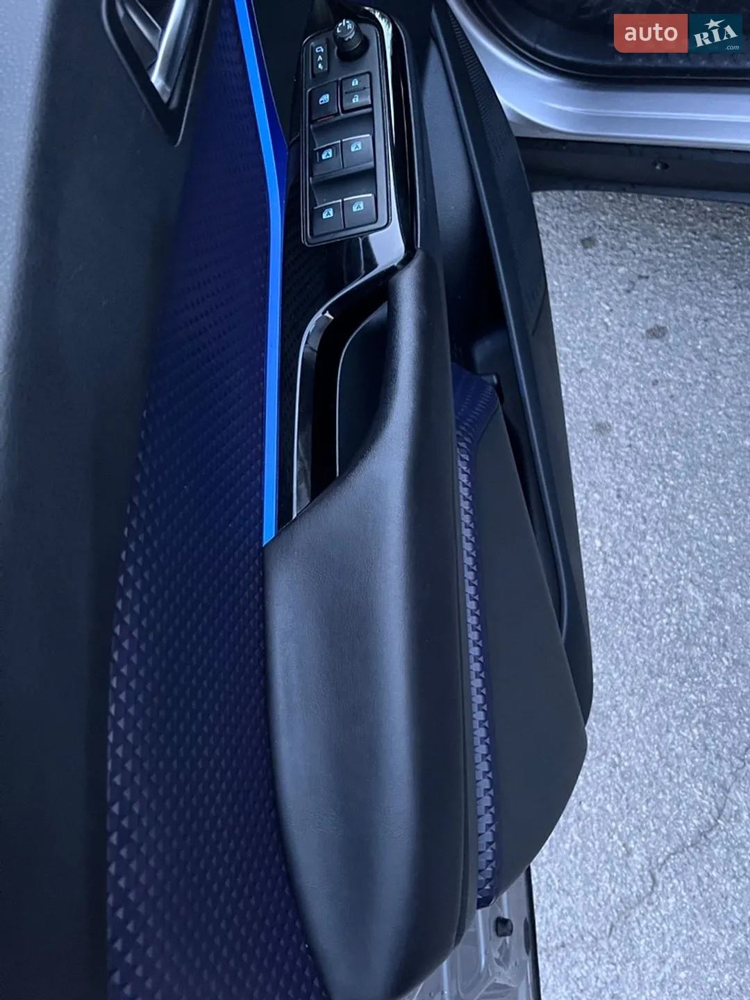 2016 Toyota C-HR - мініатюра 5