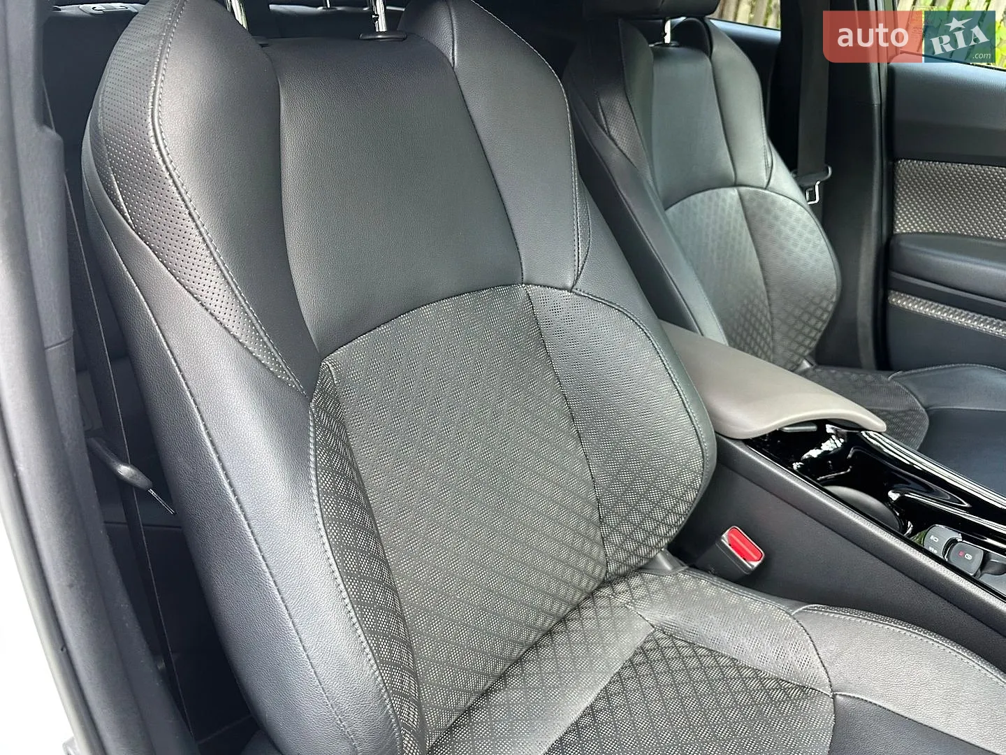 2019 Toyota C-HR - мініатюра 157