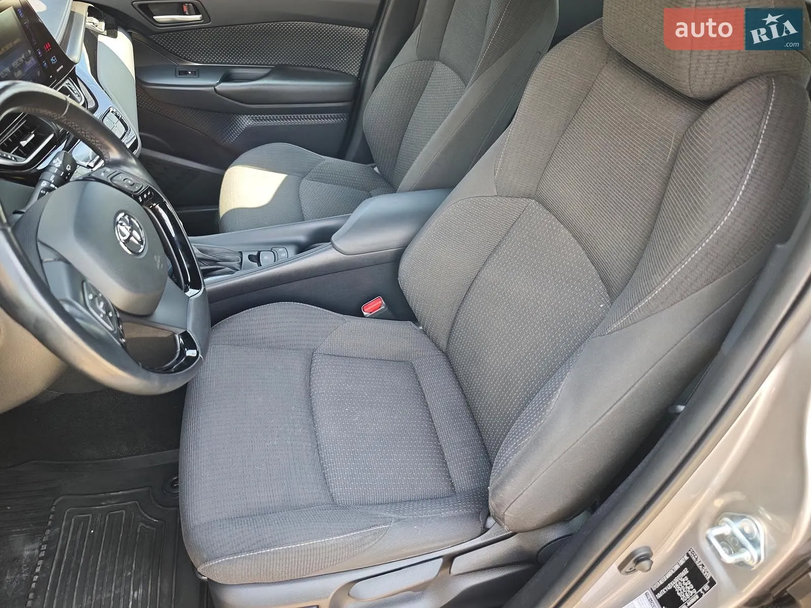 2019 Toyota C-HR - мініатюра 24