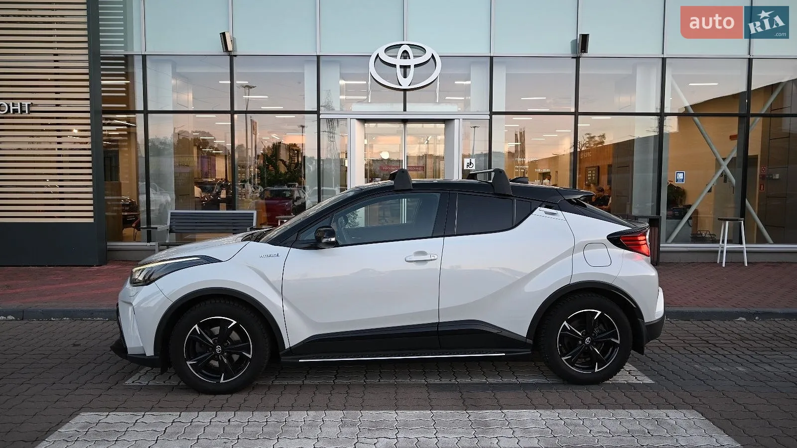 2021 Toyota C-HR - мініатюра 3