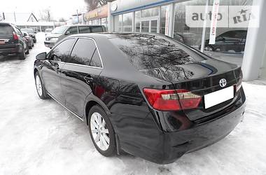 Седан Toyota Camry 2012 в Днепре