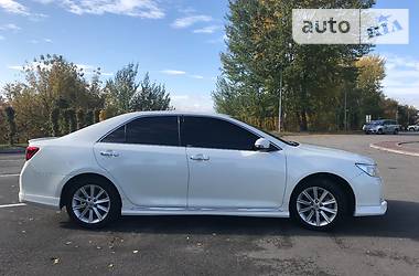 Седан Toyota Camry 2014 в Киеве