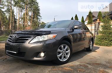 Седан Toyota Camry 2010 в Києві