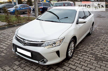 Седан Toyota Camry 2015 в Хмельницком