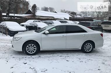 Седан Toyota Camry 2013 в Киеве