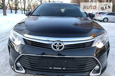 Седан Toyota Camry 2015 в Киеве