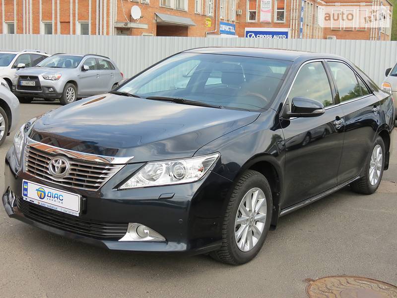 Toyota Camry 2013 года