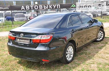 Седан Toyota Camry 2015 в Николаеве