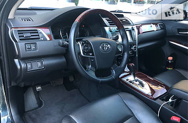 Седан Toyota Camry 2013 в Харькове