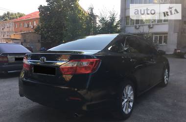 Седан Toyota Camry 2013 в Дніпрі