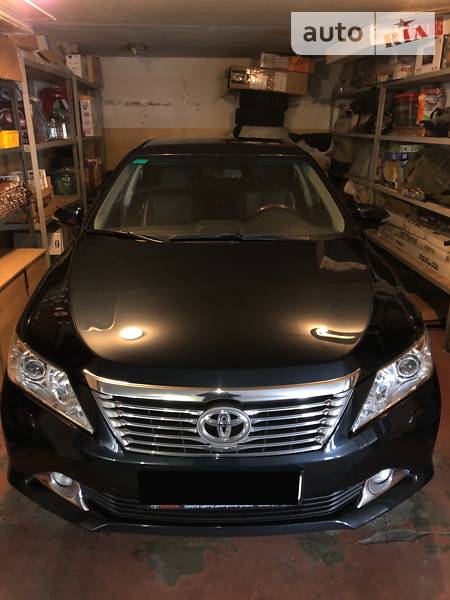 Седан Toyota Camry 2013 в Днепре