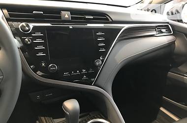 Седан Toyota Camry 2018 в Запорожье